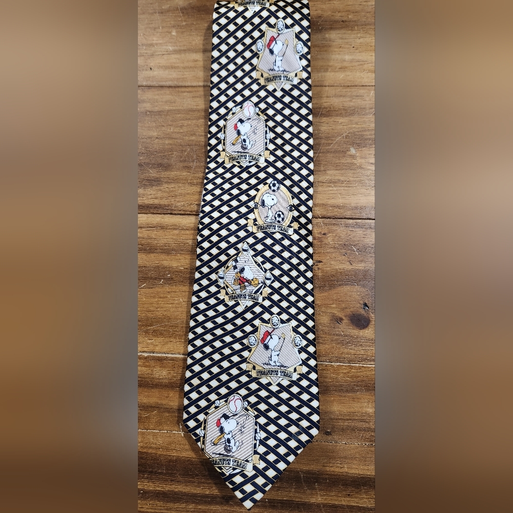 Peanuts Snoopy Sports Black Gold Silver Tie